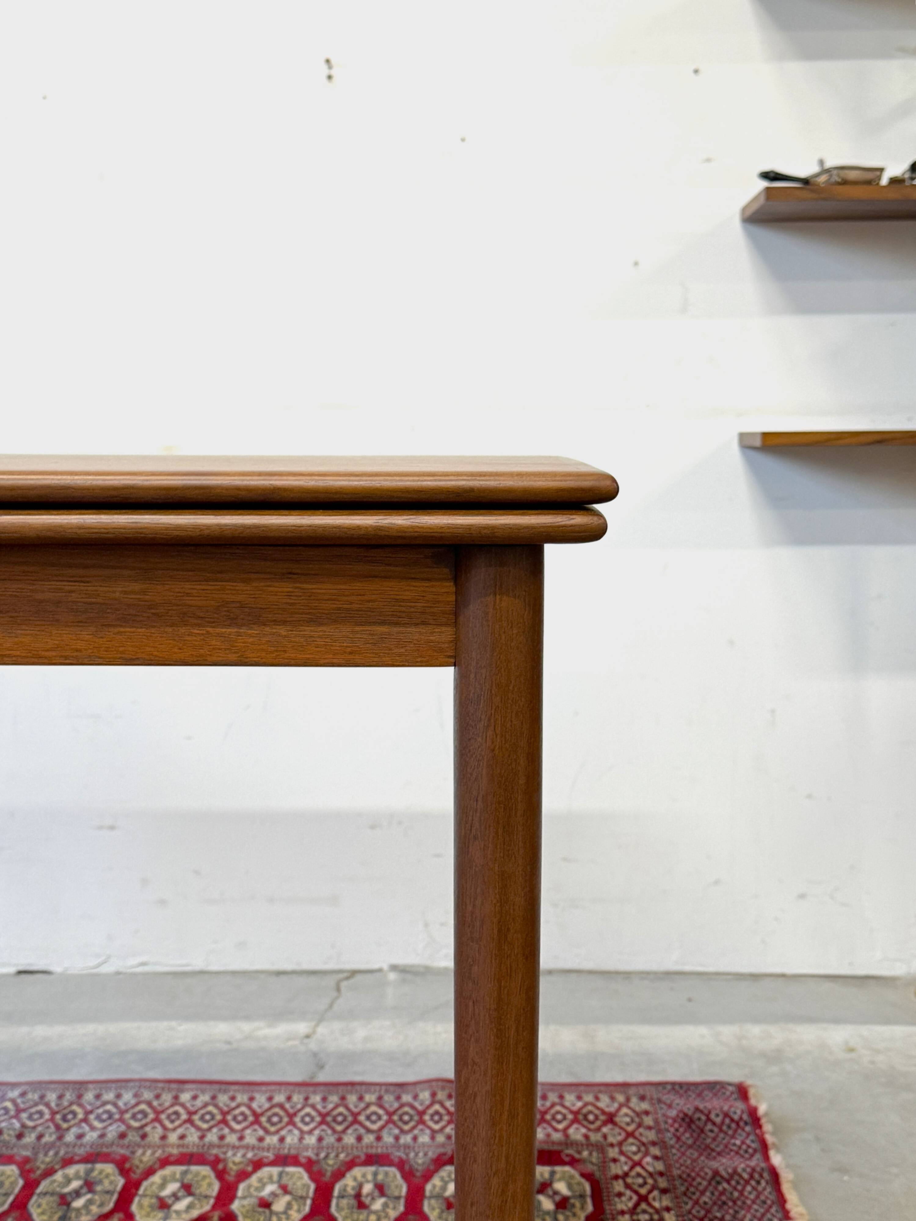 Extendable teak table, Denmark 1960s/1970s, mid-c vntg