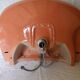 Lavabo vintage et sa tablette orange