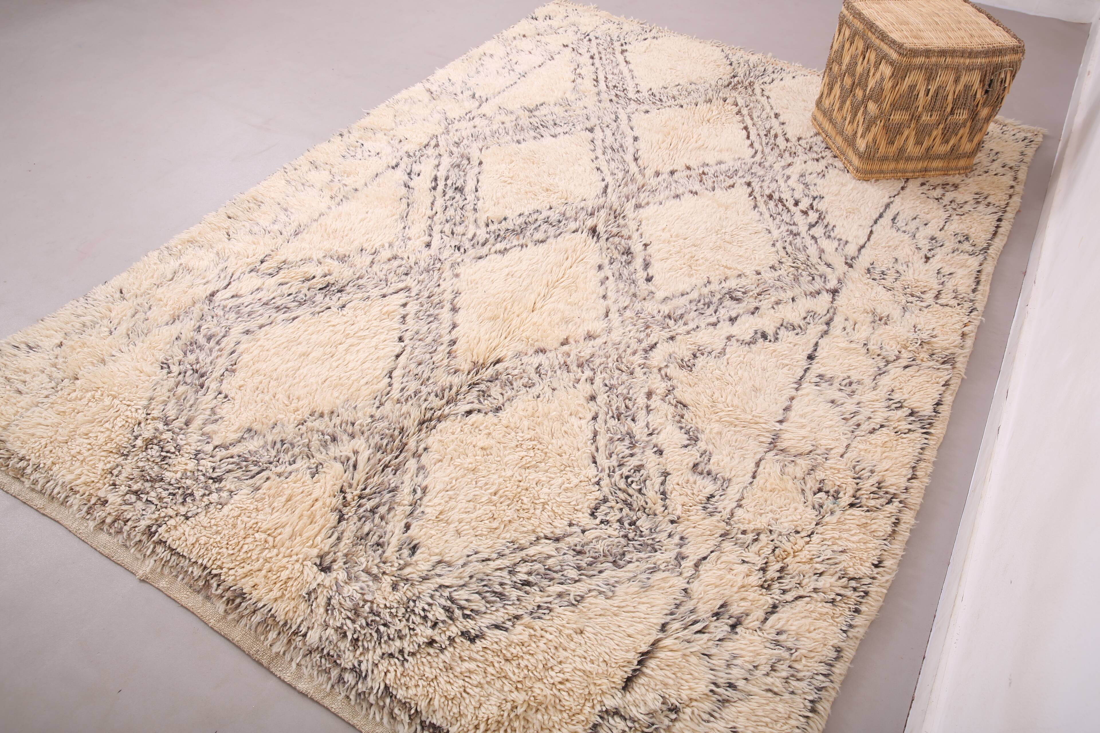 Vintage Beni Ourain rug Handmade 190 x 267 cm - Moroccan Berber Wool Rug