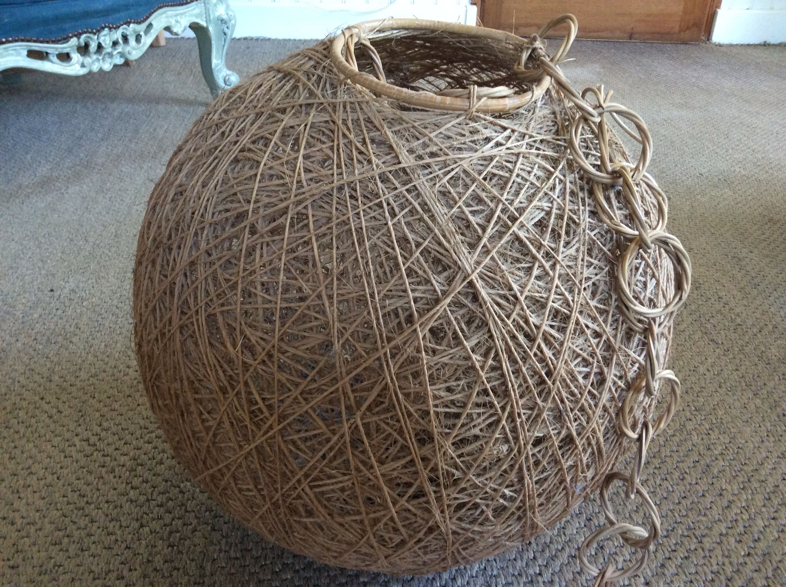 Rope ball suspension