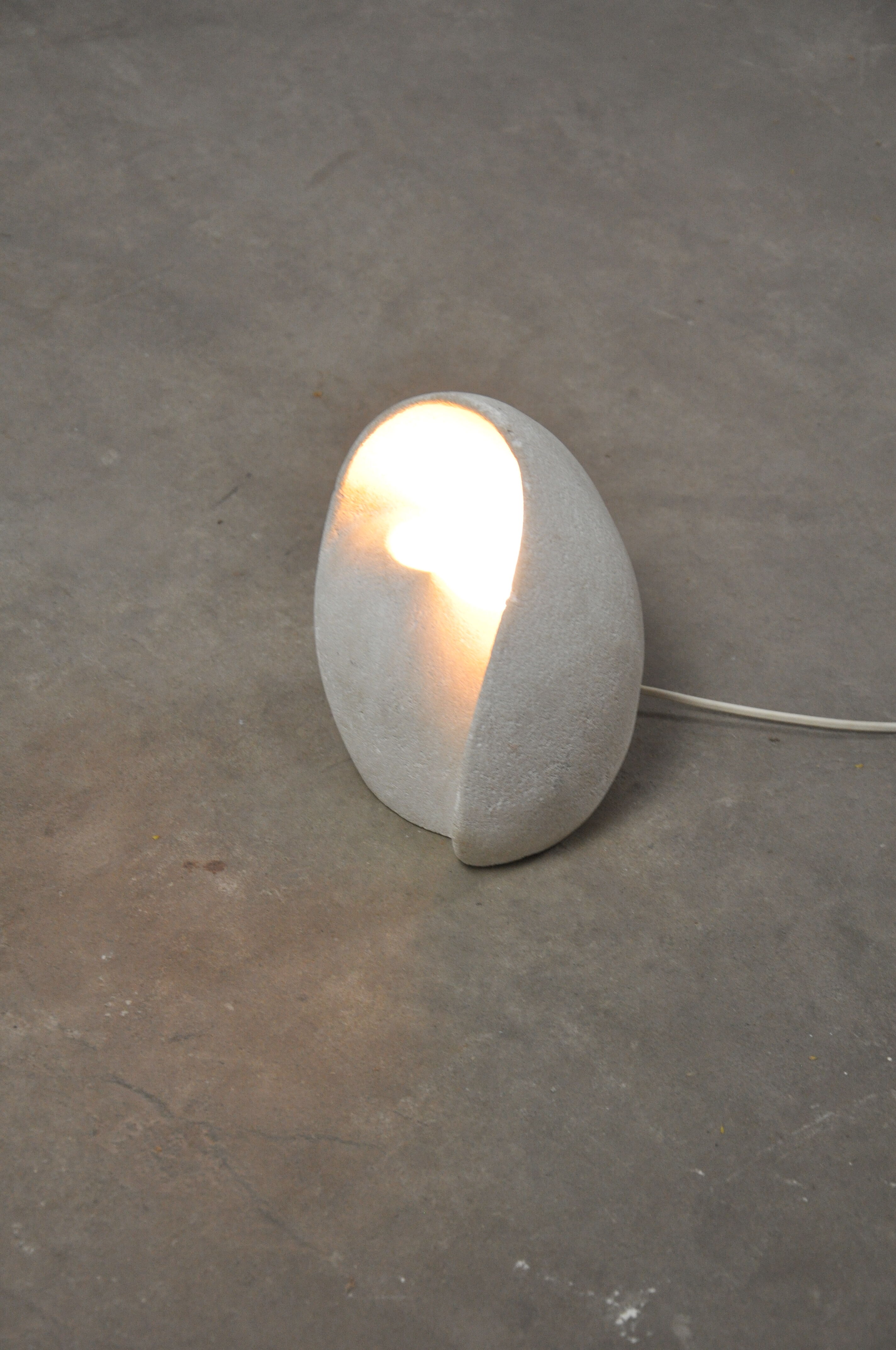 Travertine lamp 1972's