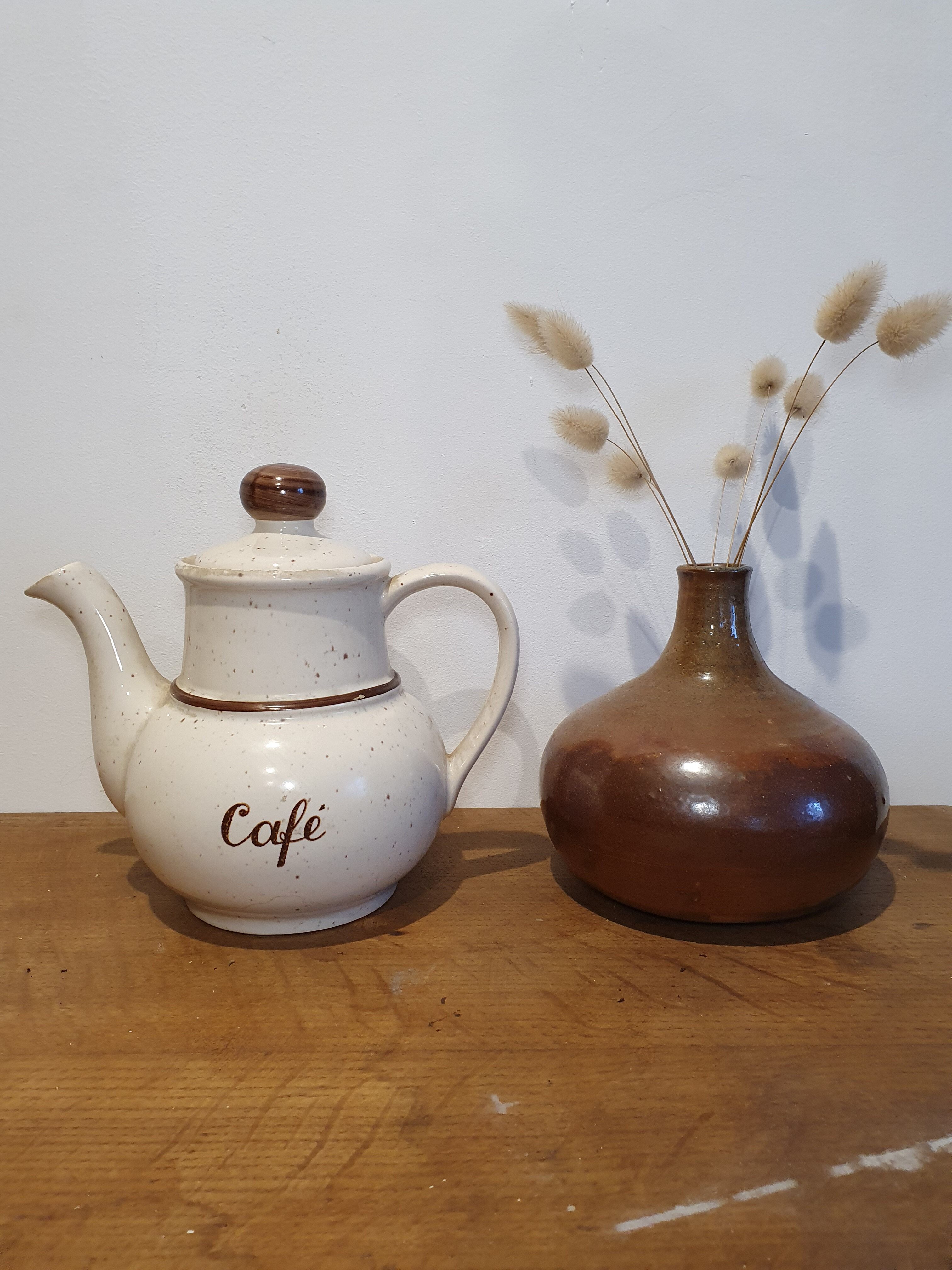 Speckled sandstone teapot