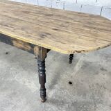 Rounded farm table 1900s model "Gadagne"