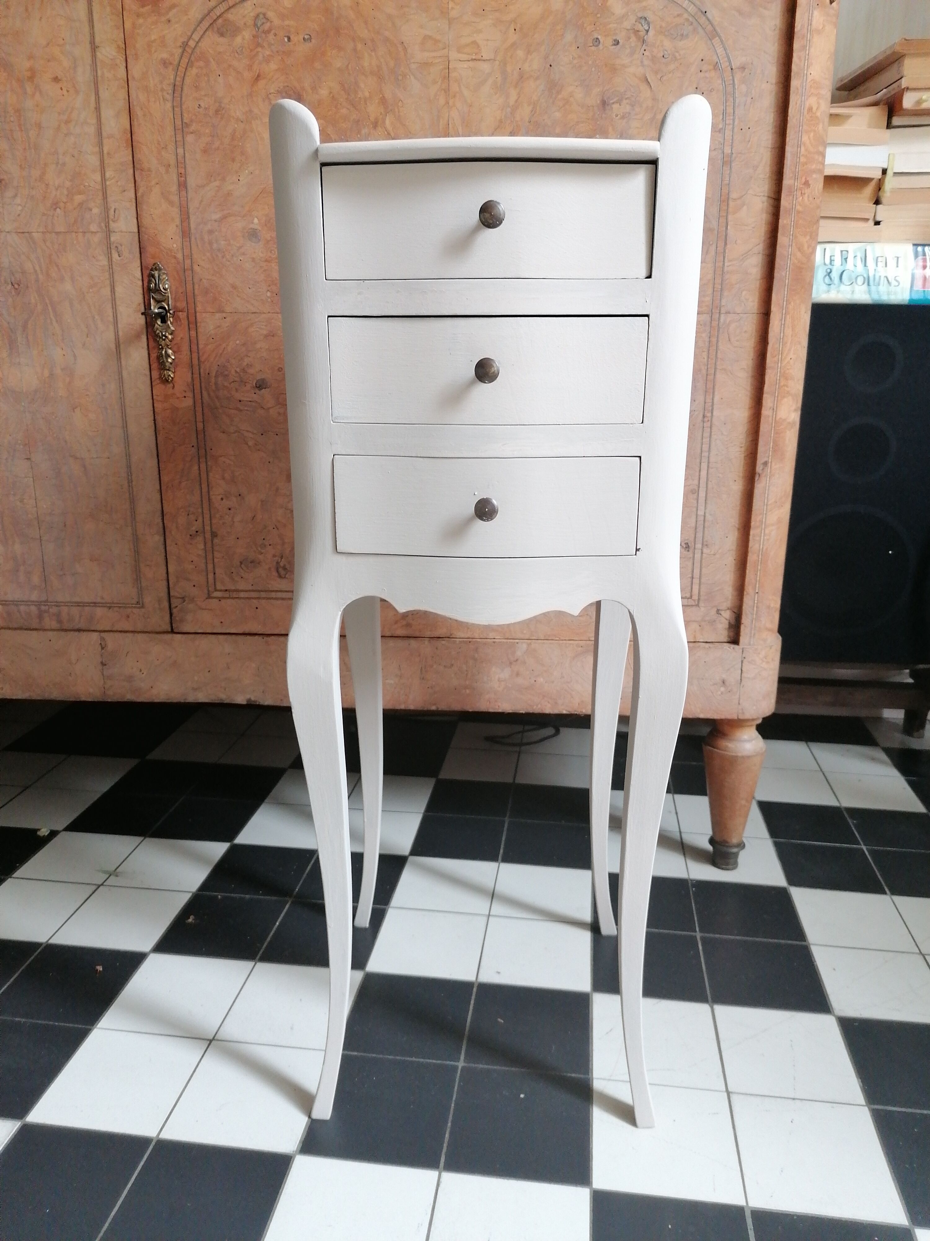 Table de chevet