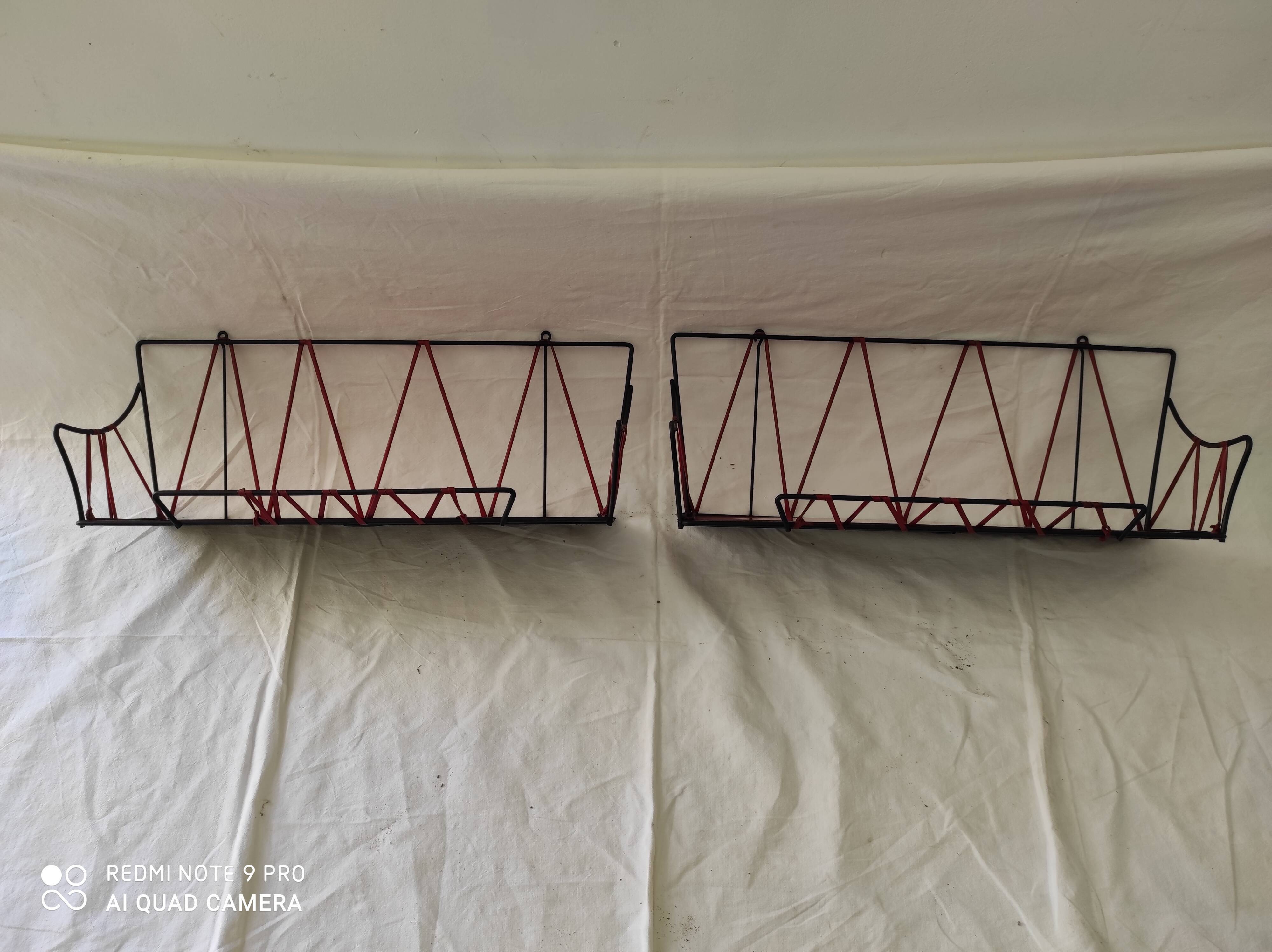 Pair of wire and scoubidou shelves