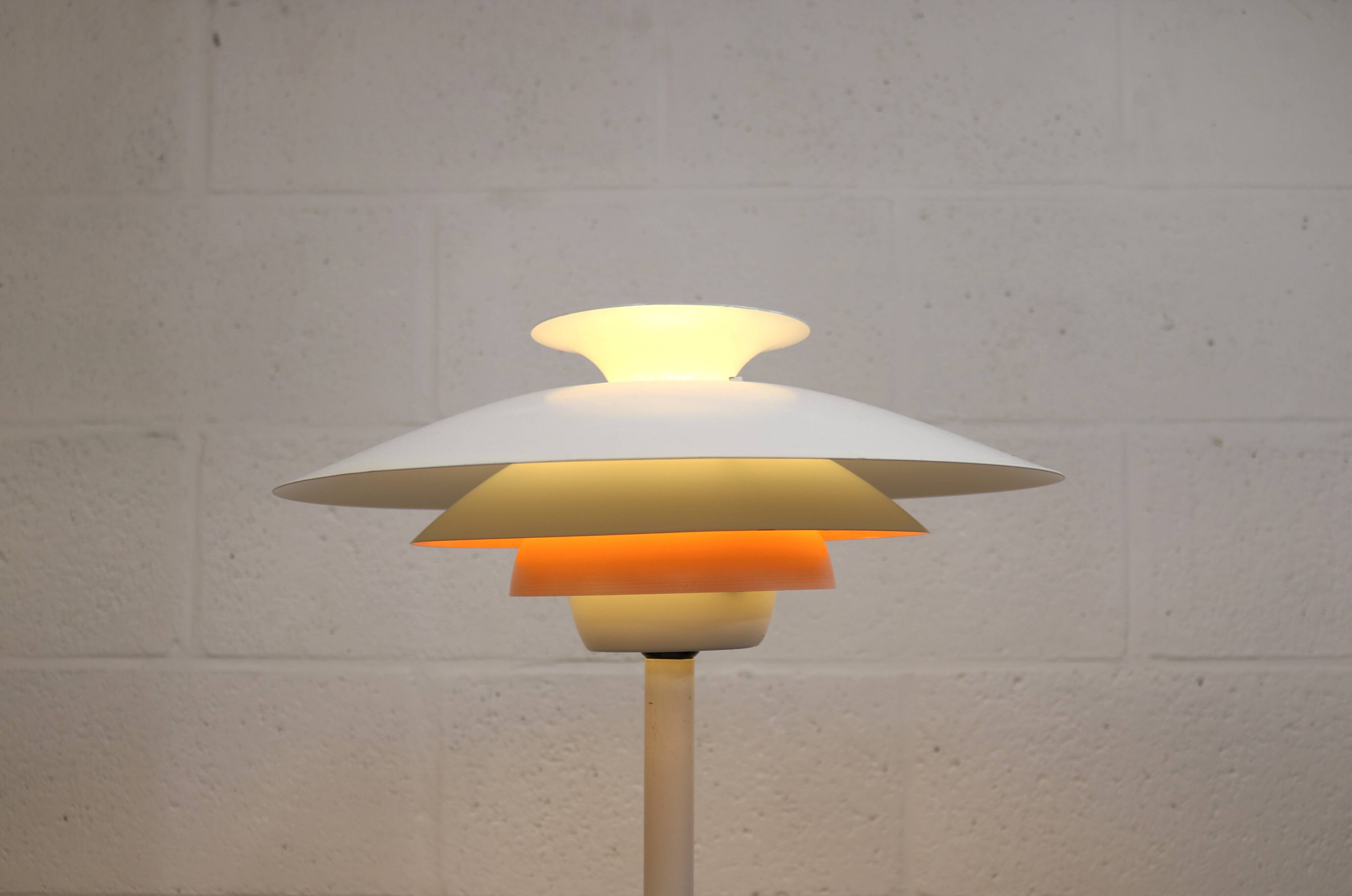 White vintage Danish desk lamp by Jeka Metaltryk - Model Sofie - Denmark 70s