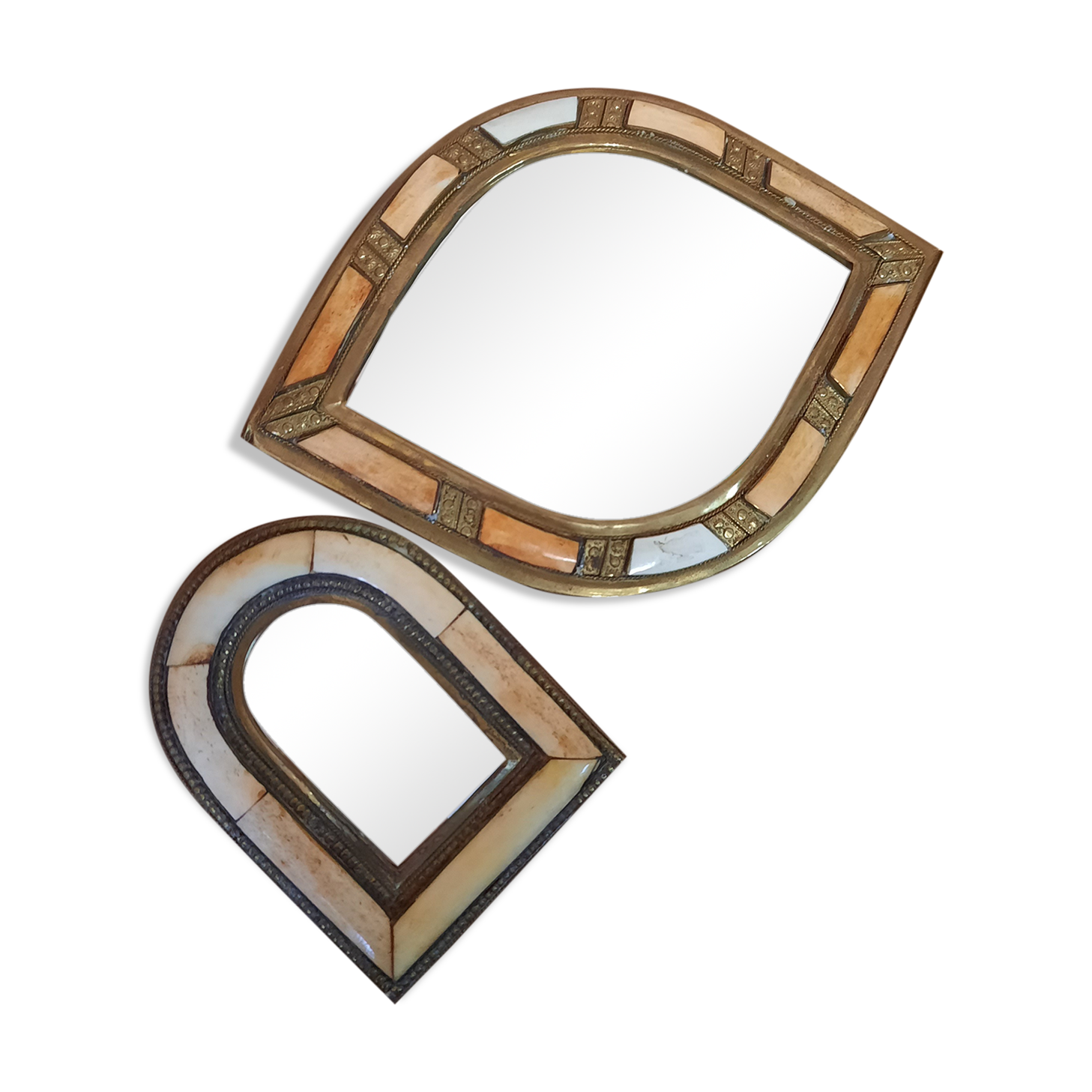 Duo of mirrors