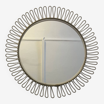 Round mirror in solid brass