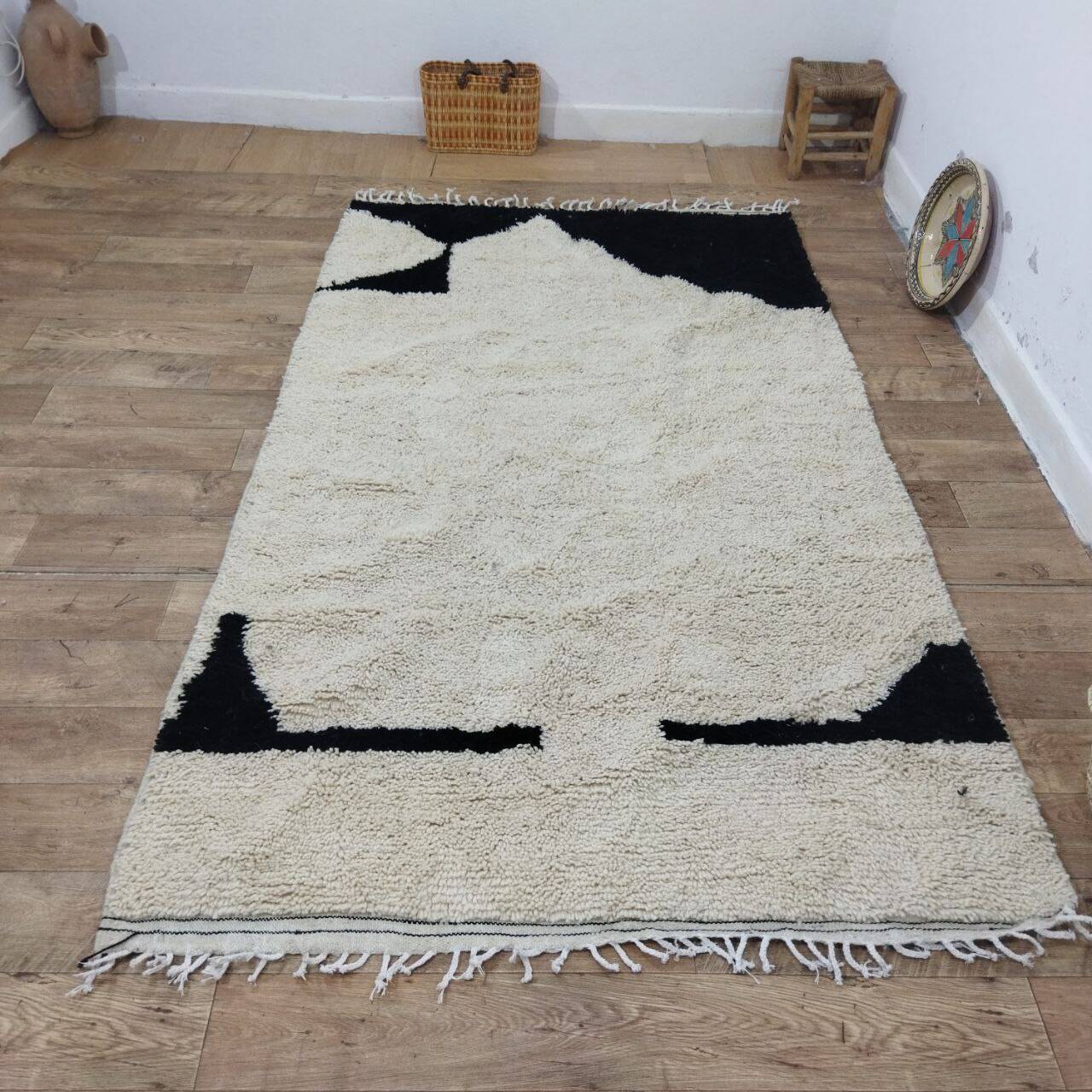 Azilal Vintage Rug 260x150 cm - Minimalist Black and Cream Design