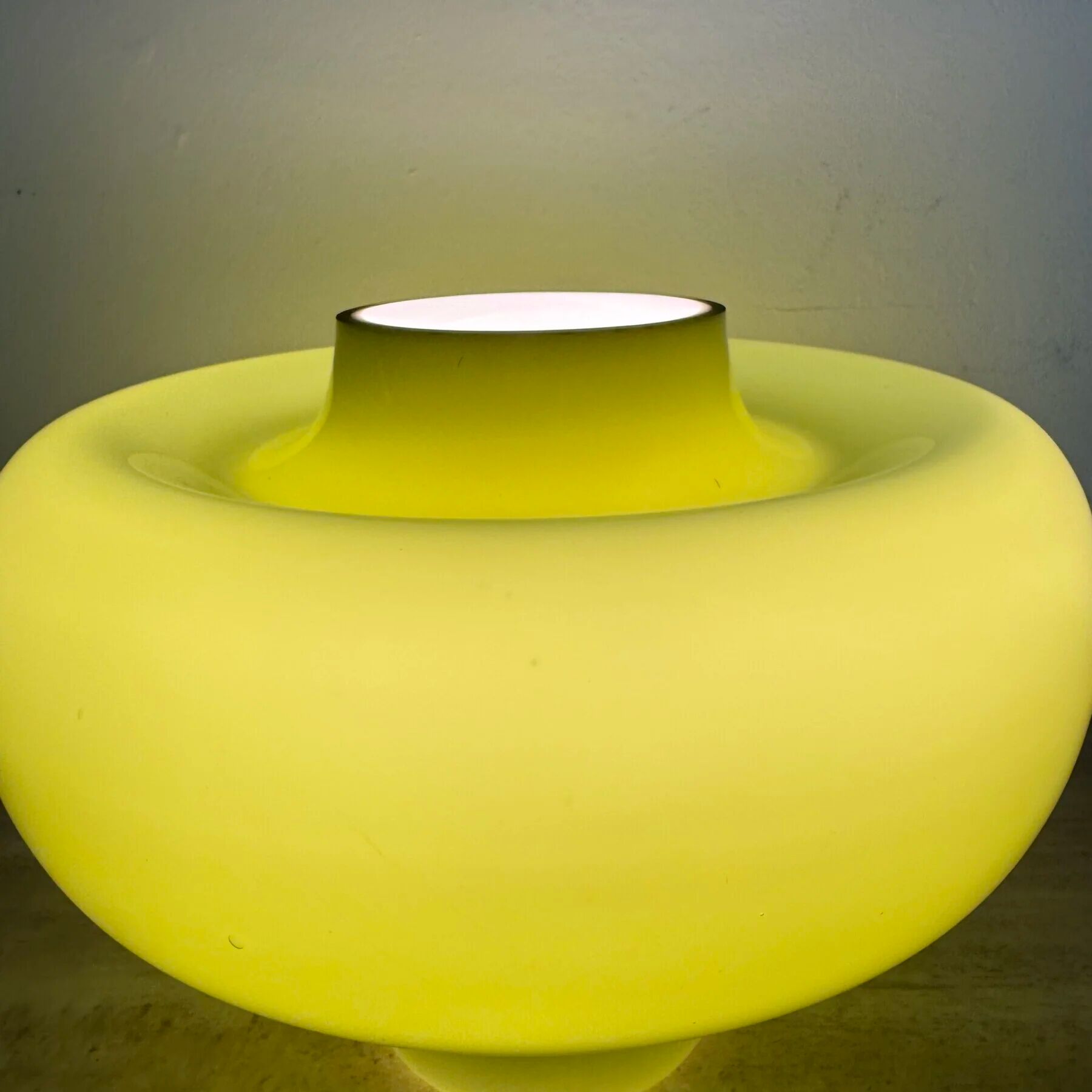 Mid-century design green glass Swedish table lamp, 1970s