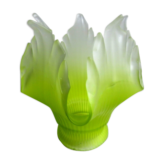 Claw tulip in degraded anise green glass, flower with 5 cut petals