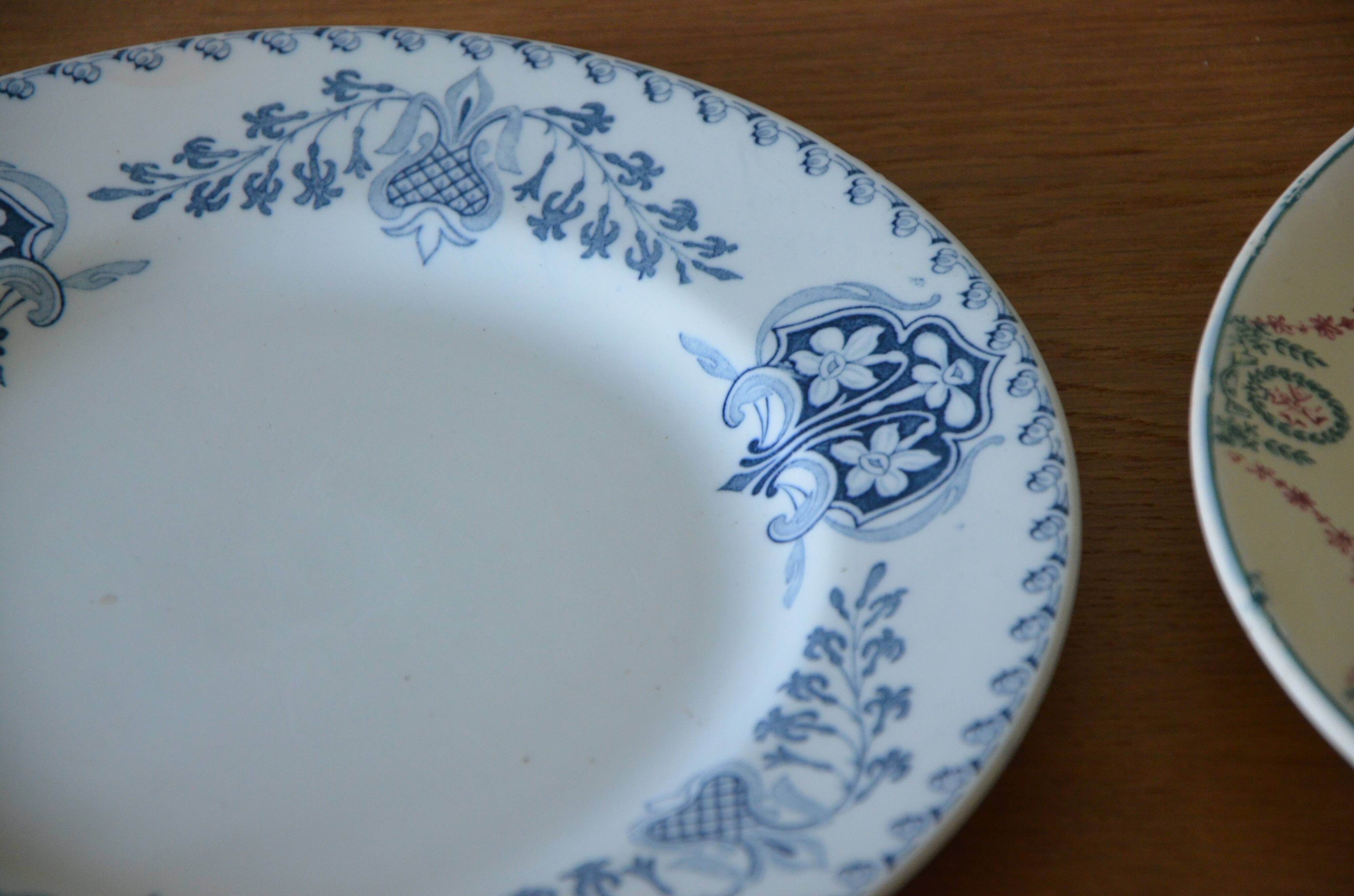 Lot of 2 mismatched old plates
