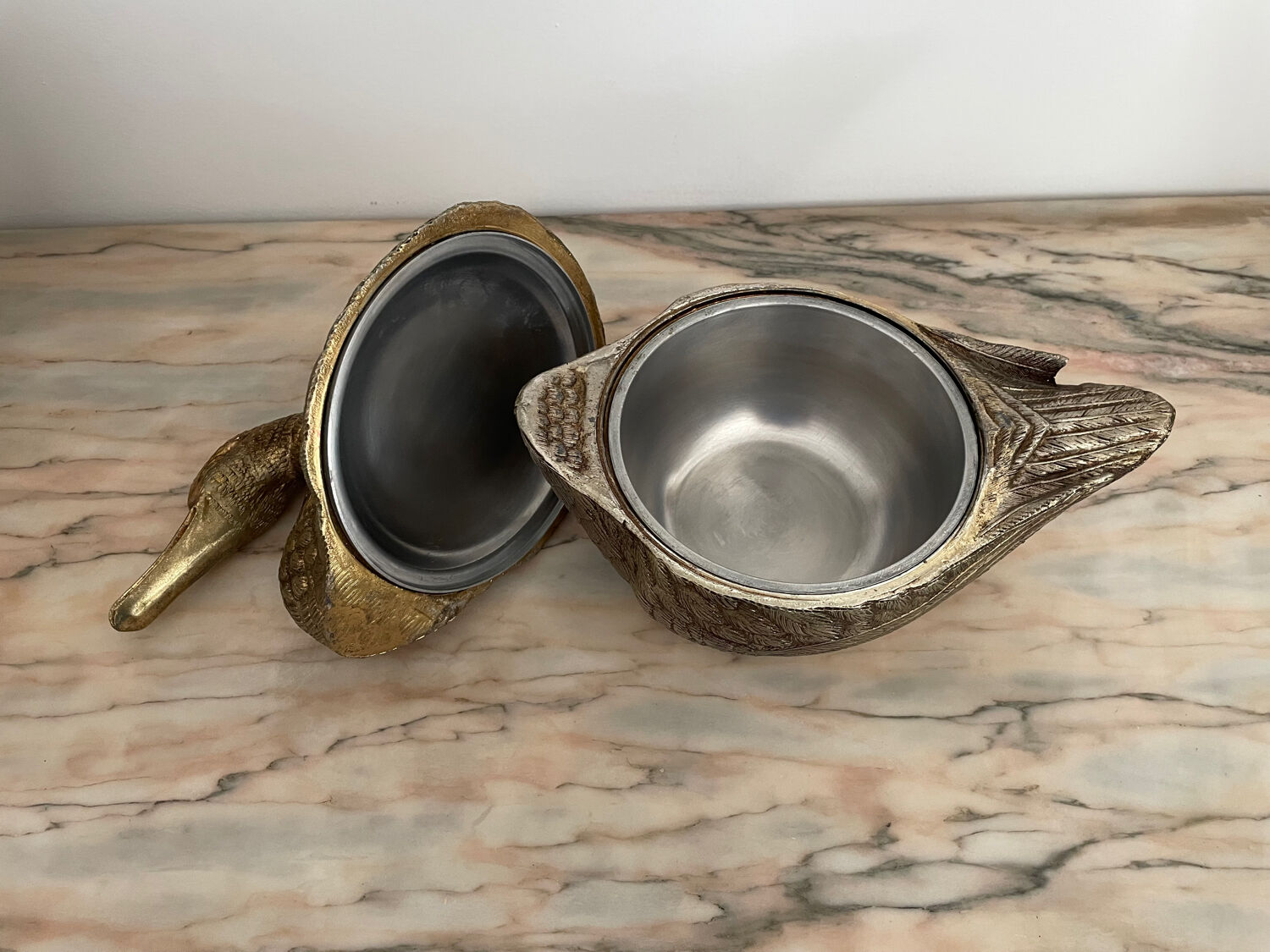 Metal duck ice bucket
