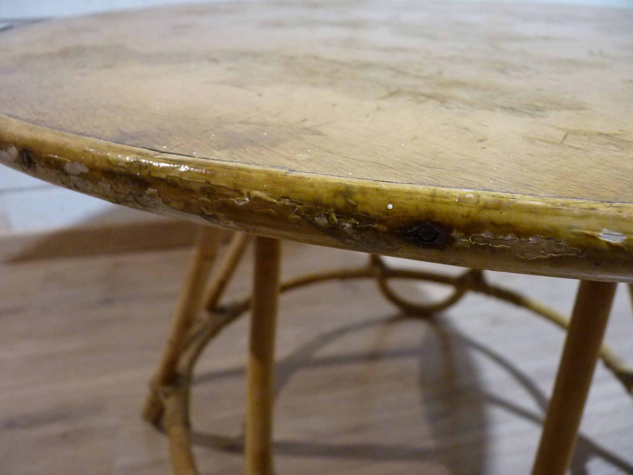 Coffee table or extra round rattan