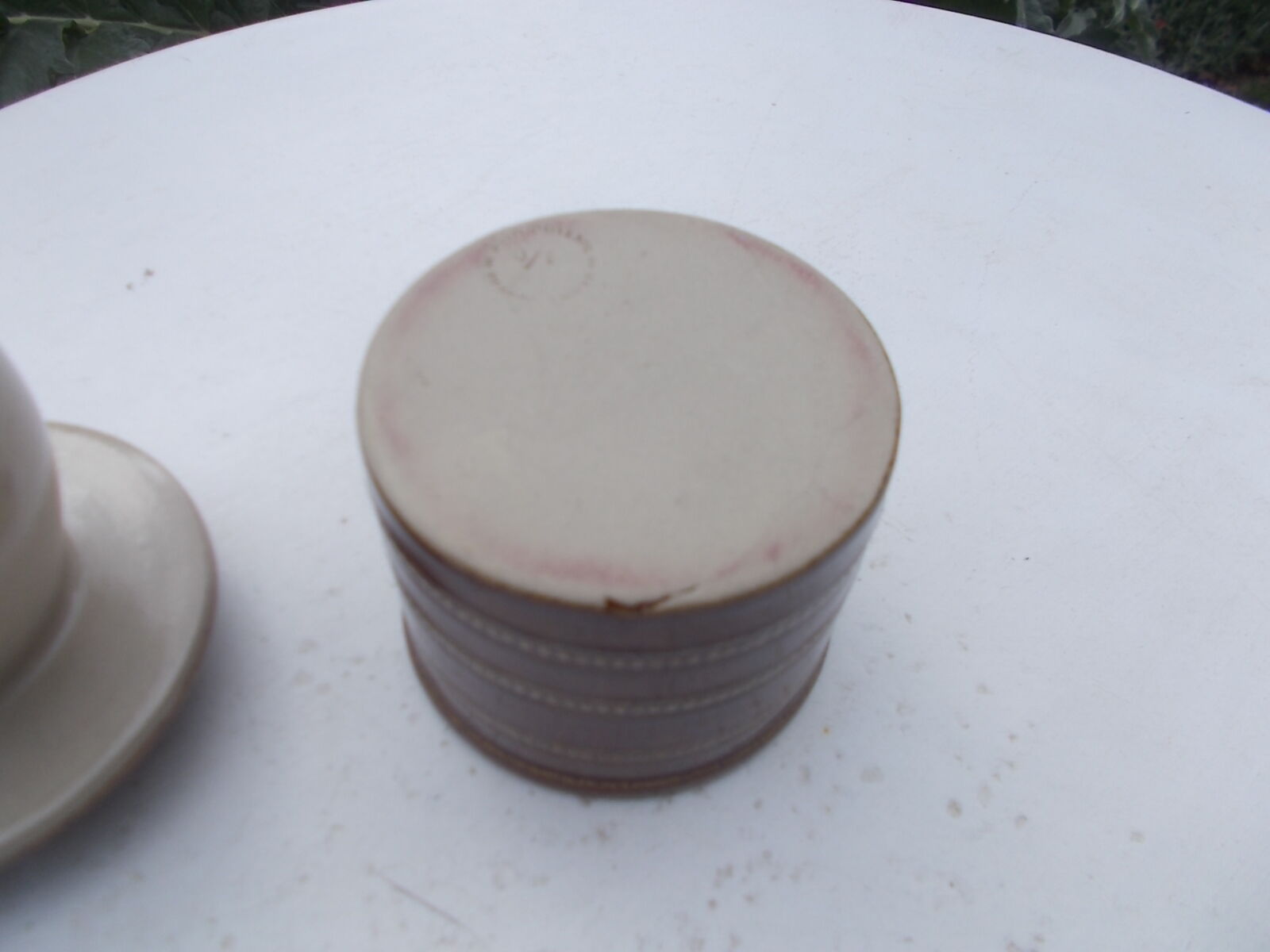 Water butter dish in Berry stoneware