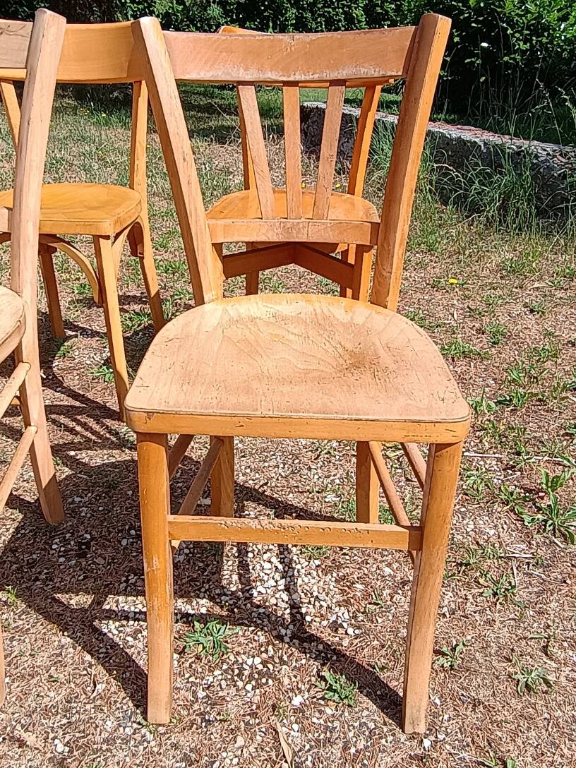 Ensemble de 10 chaises bistrot dépareillées années 1950-70 vintage