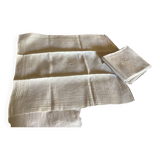 6 white monogram towels