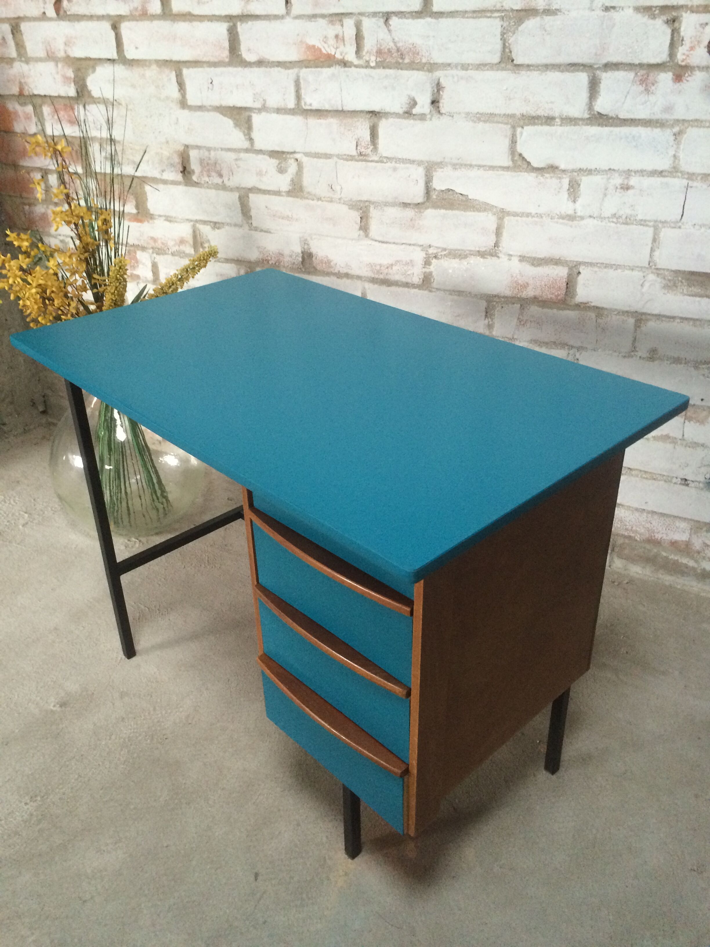 Vintage modernist office