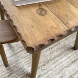 Table brutaliste savoyarde en chêne