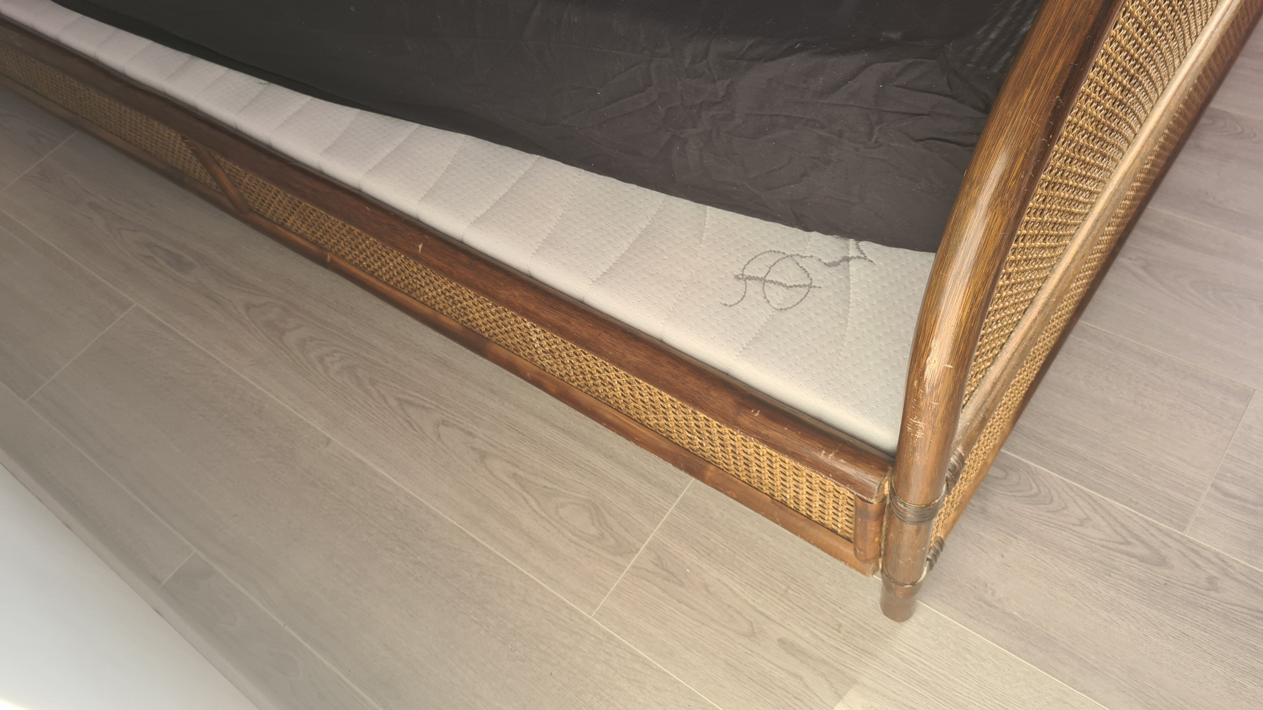 Two-seater vintage rattan bed 140 x 200 cm