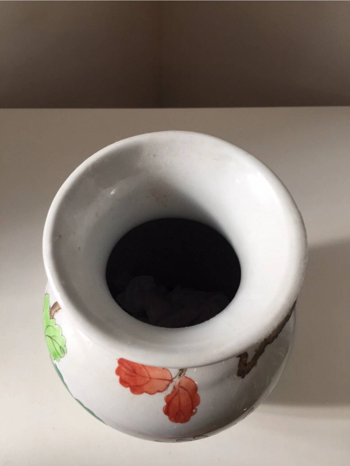 Antique Chinese ceramic vase with painted bird decoration