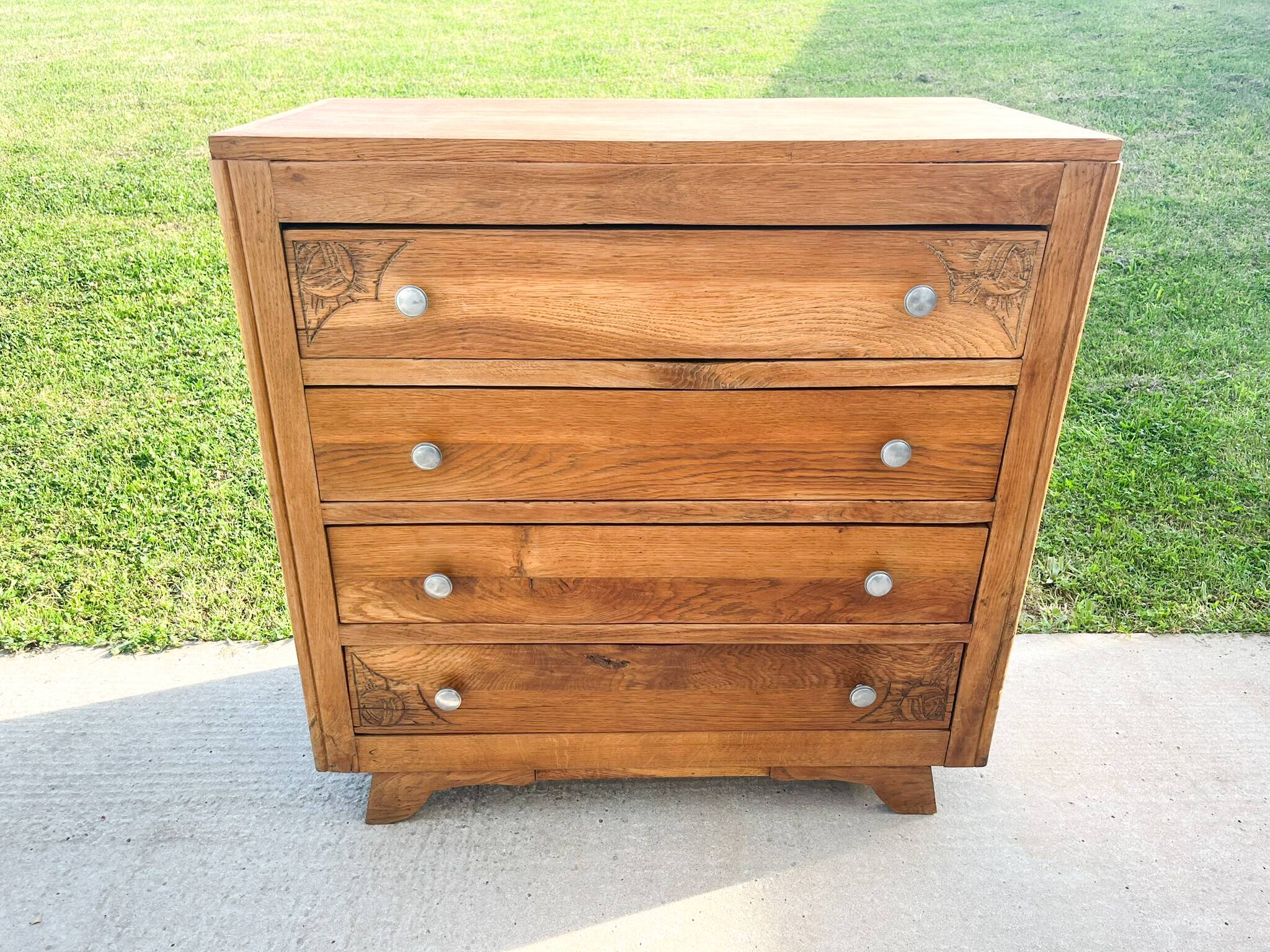 1930s Art Deco chest of drawers with 4 drawers