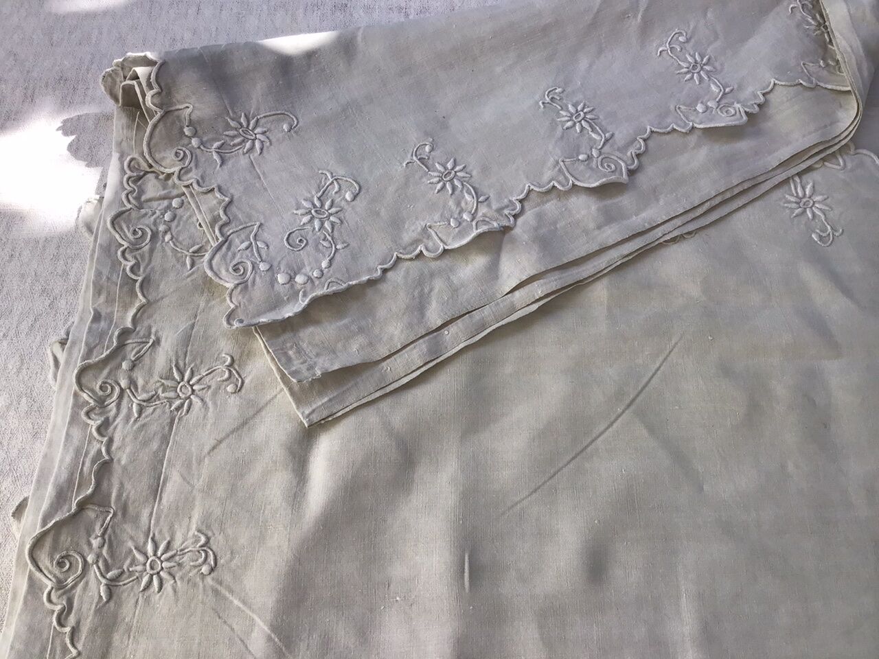 Embroidered linen sheet marked "JP"