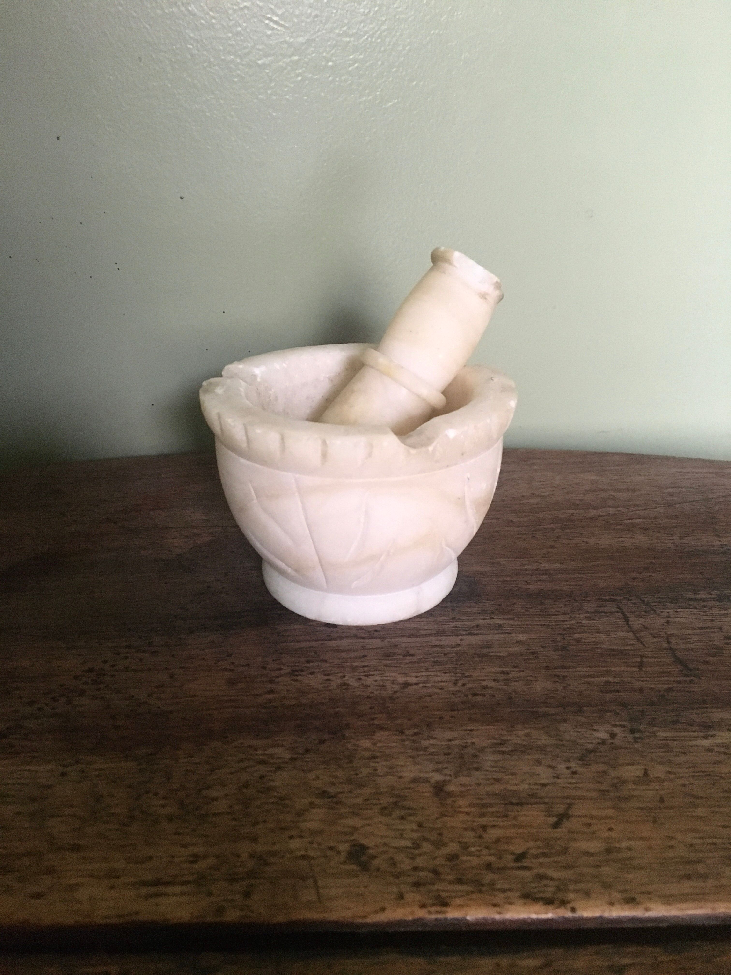 Mortar and pestle in albatra