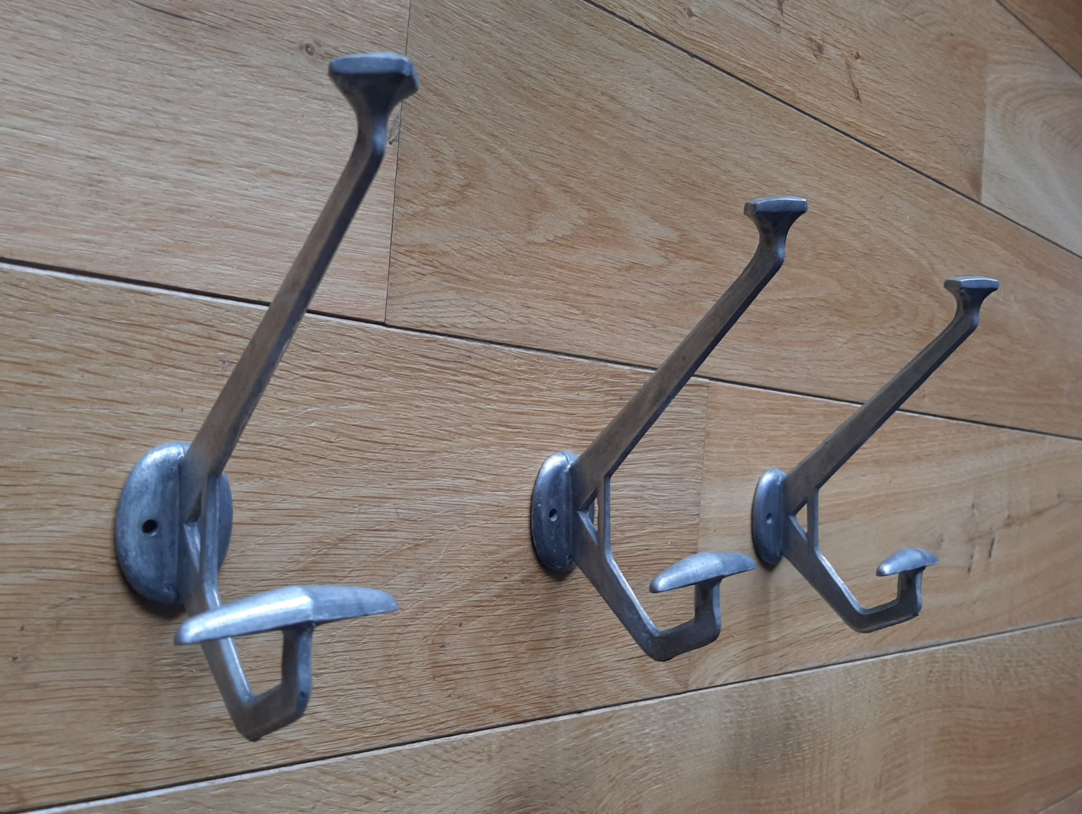 Series of 3 art deco hooks 30/40s
