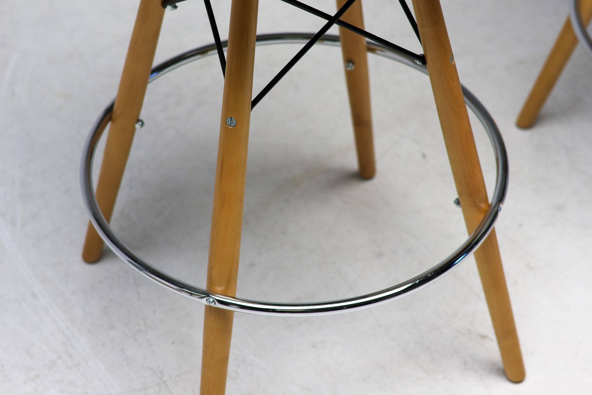 Ensemble de deux tabourets de bar Herman Miller Mid Century Modern Charles Eames "PSW".
