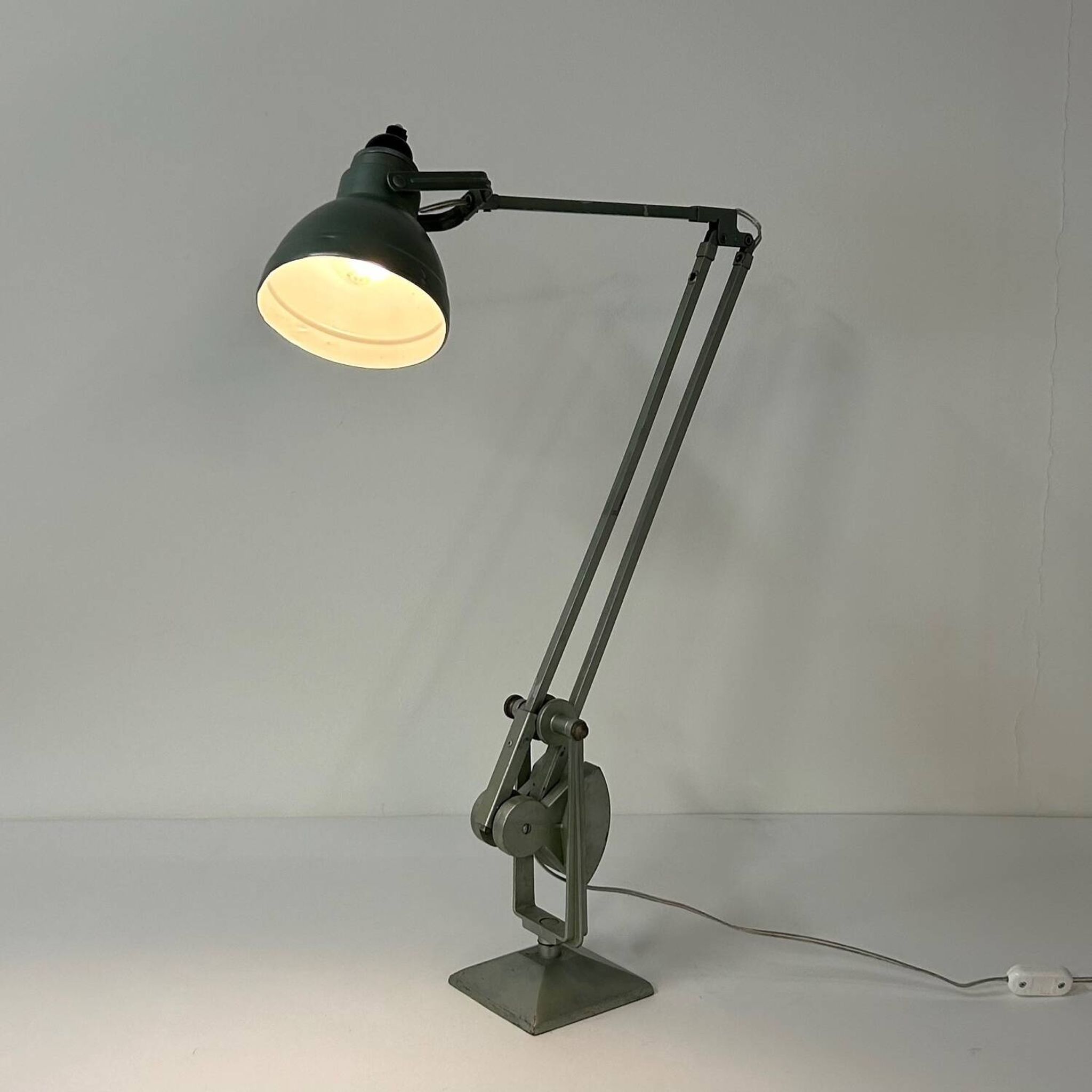 LAMPE DE BUREAU INDUSTRIELLE À CONTREPOIDS PAR ERPE, ANNÉES 1950