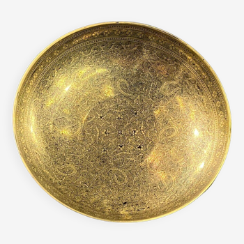 Indo-Persian offering dish in finely damascened bronze