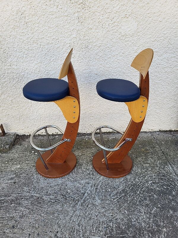 Comptoir de bar ou de magasin et 2 tabourets deck line coque de bateau polyester
