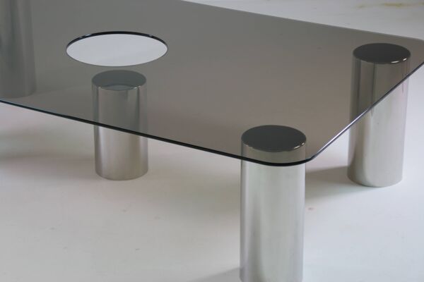 Table basse en métal chromé et verre fumé, Italie 1970