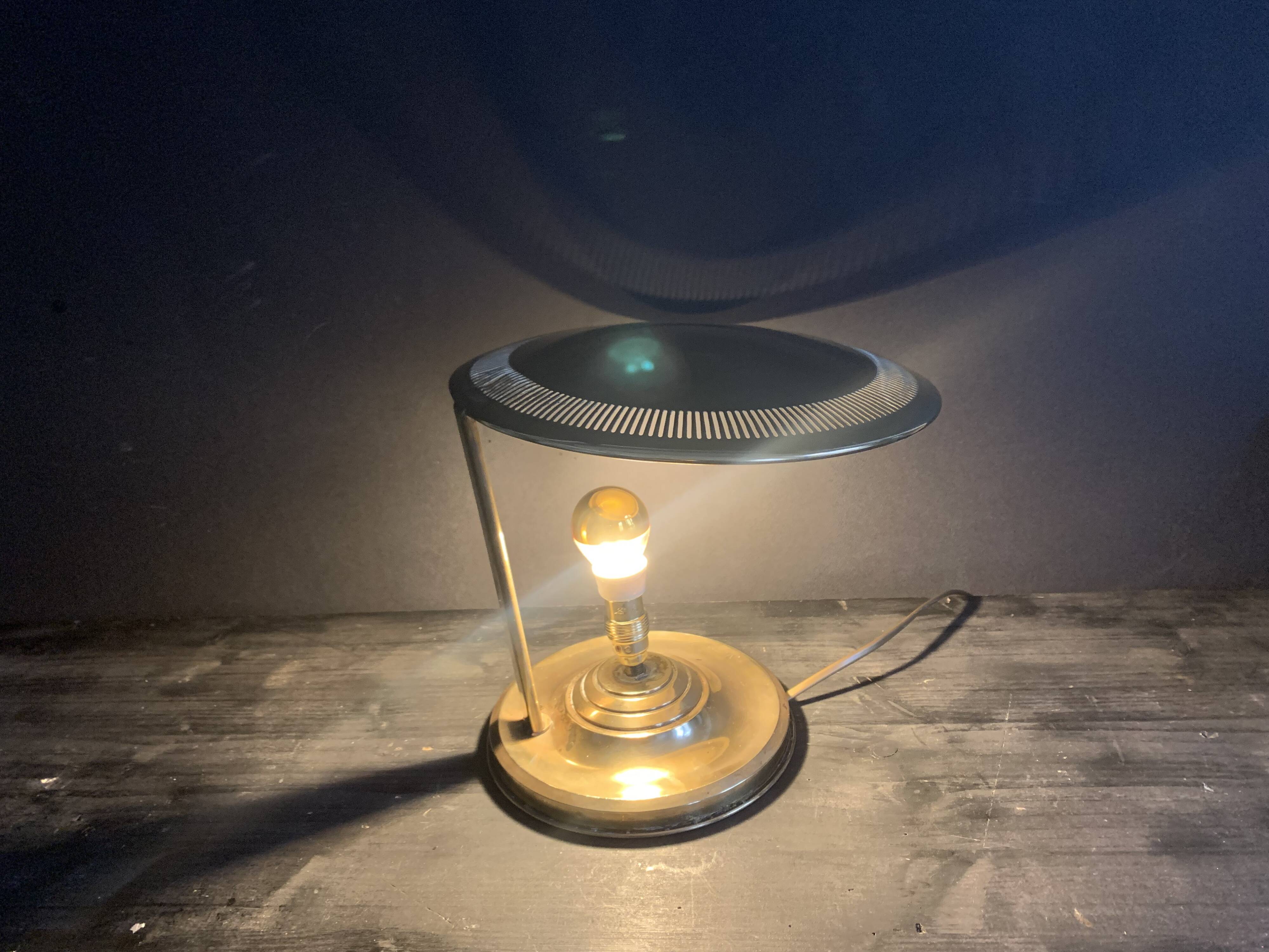 Bauhaus desk lamp, modernist in gilded brass, 1940s