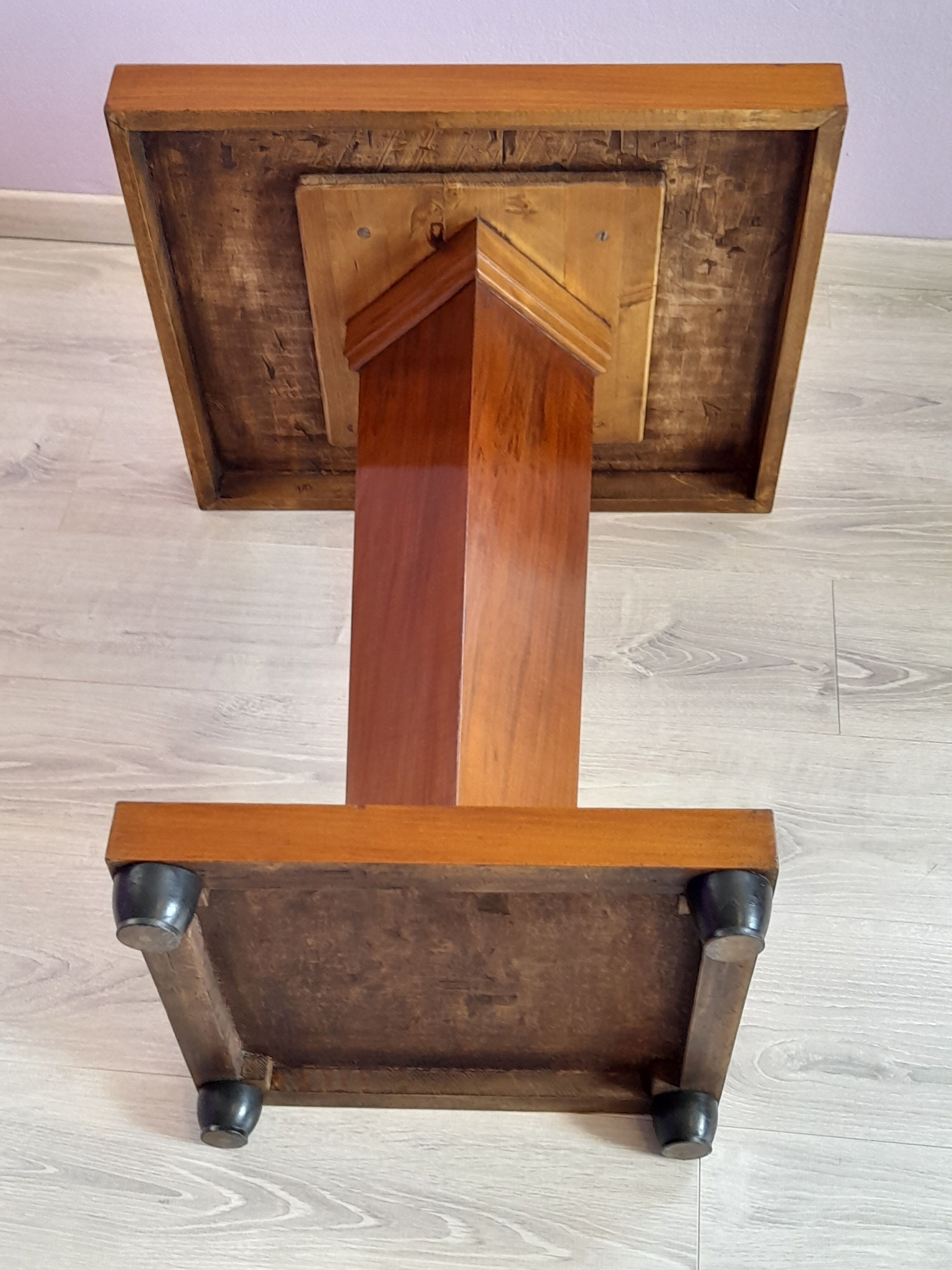 Art Deco pedestal table