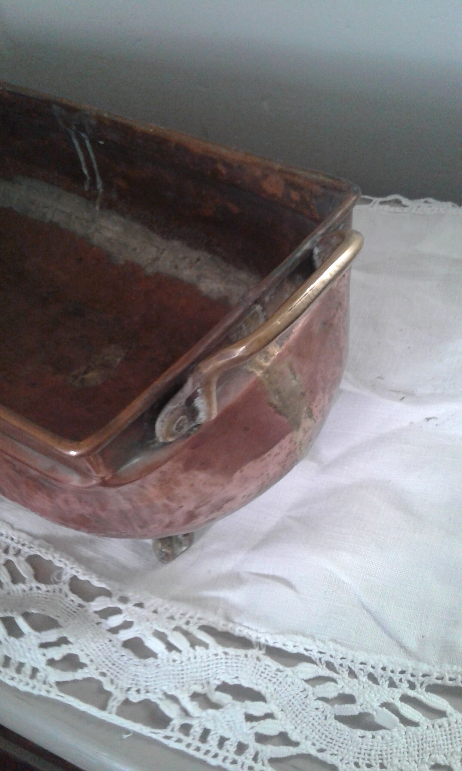 Hammered copper planter