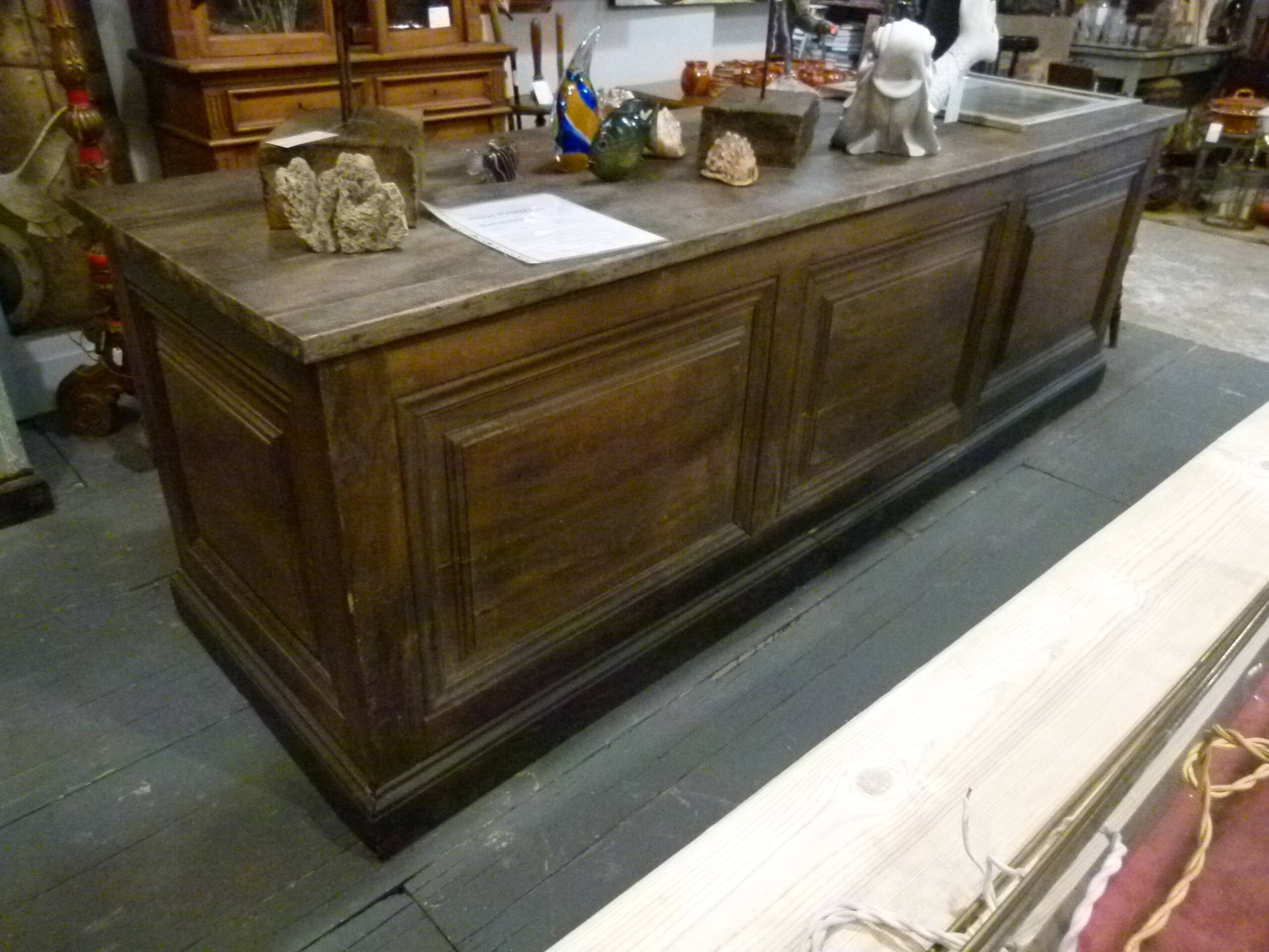 Shop counter 20th