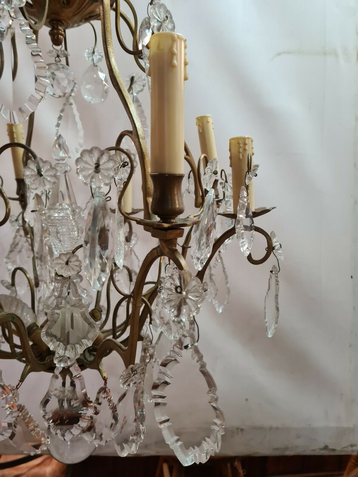 Chandelier with tassels 8 lights