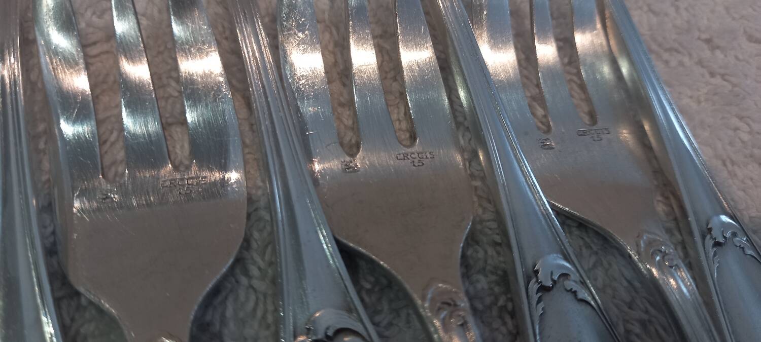 11 Ercuis Pompadour LXV silver-plated cake forks