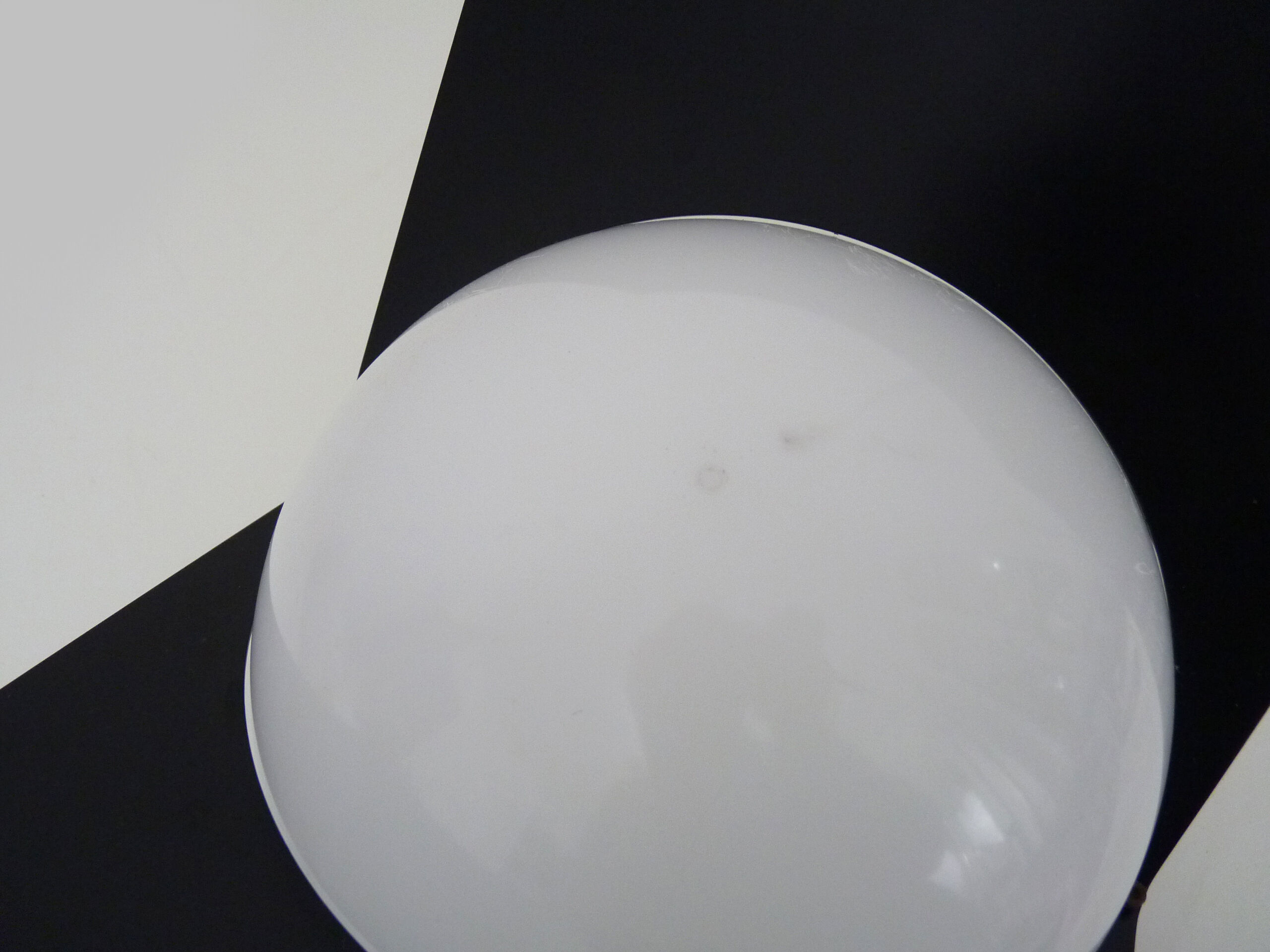 Lamp Luz Eva Maison Gautier structure in black metal and globe in white plastic