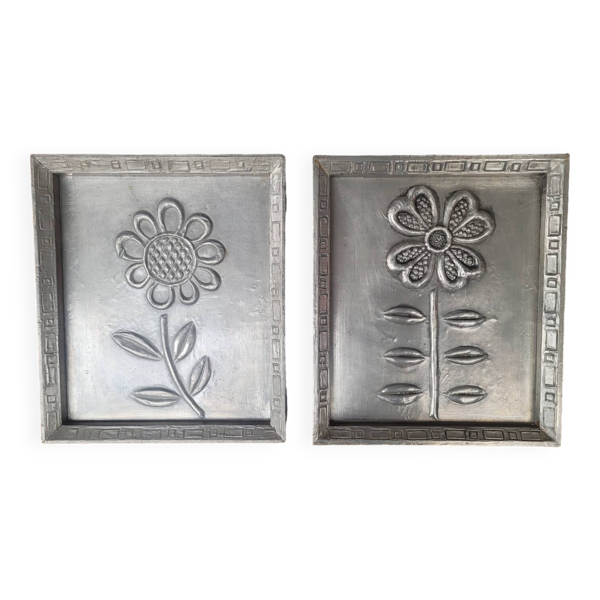 Paire de tableaux fleurs embossés Bon état -  reconditionné (offre indisponible)