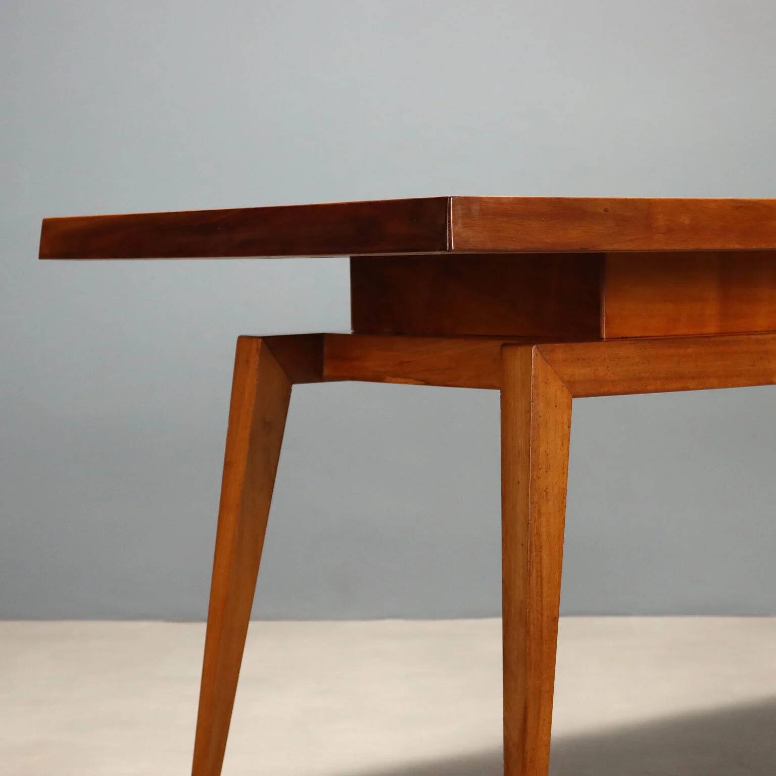 Table en chêne des années 1960 avec plateau coloré