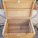 Wicker chest