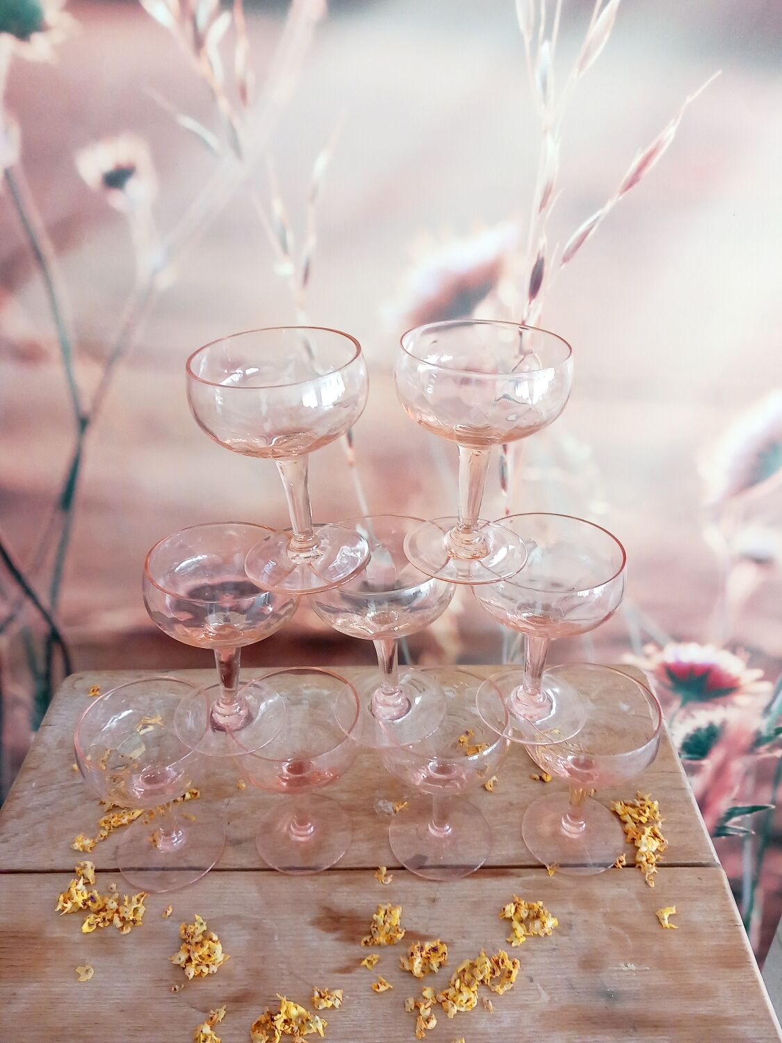 Champagne glasses x9