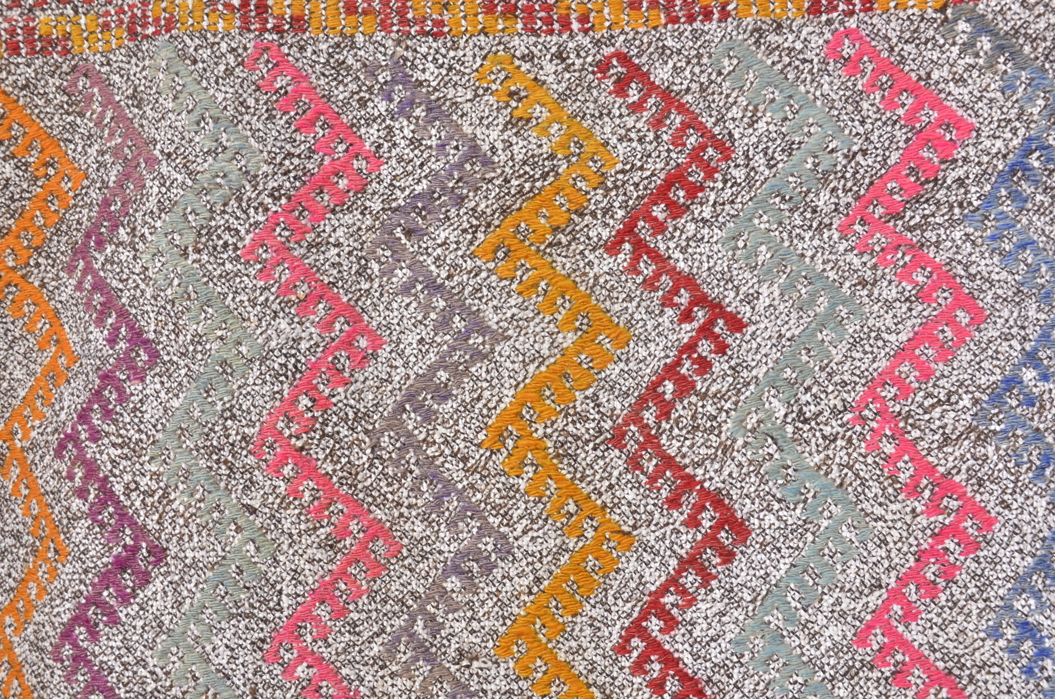 Vintage Handwoven Kilim Rug sku c280