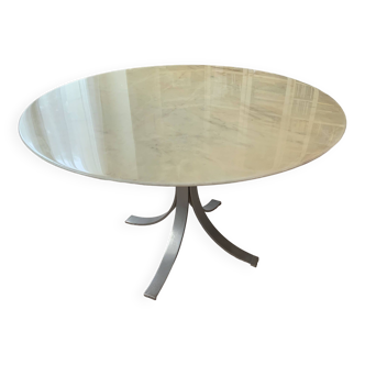 Round beige marble table