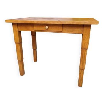 Petit bureau enfant