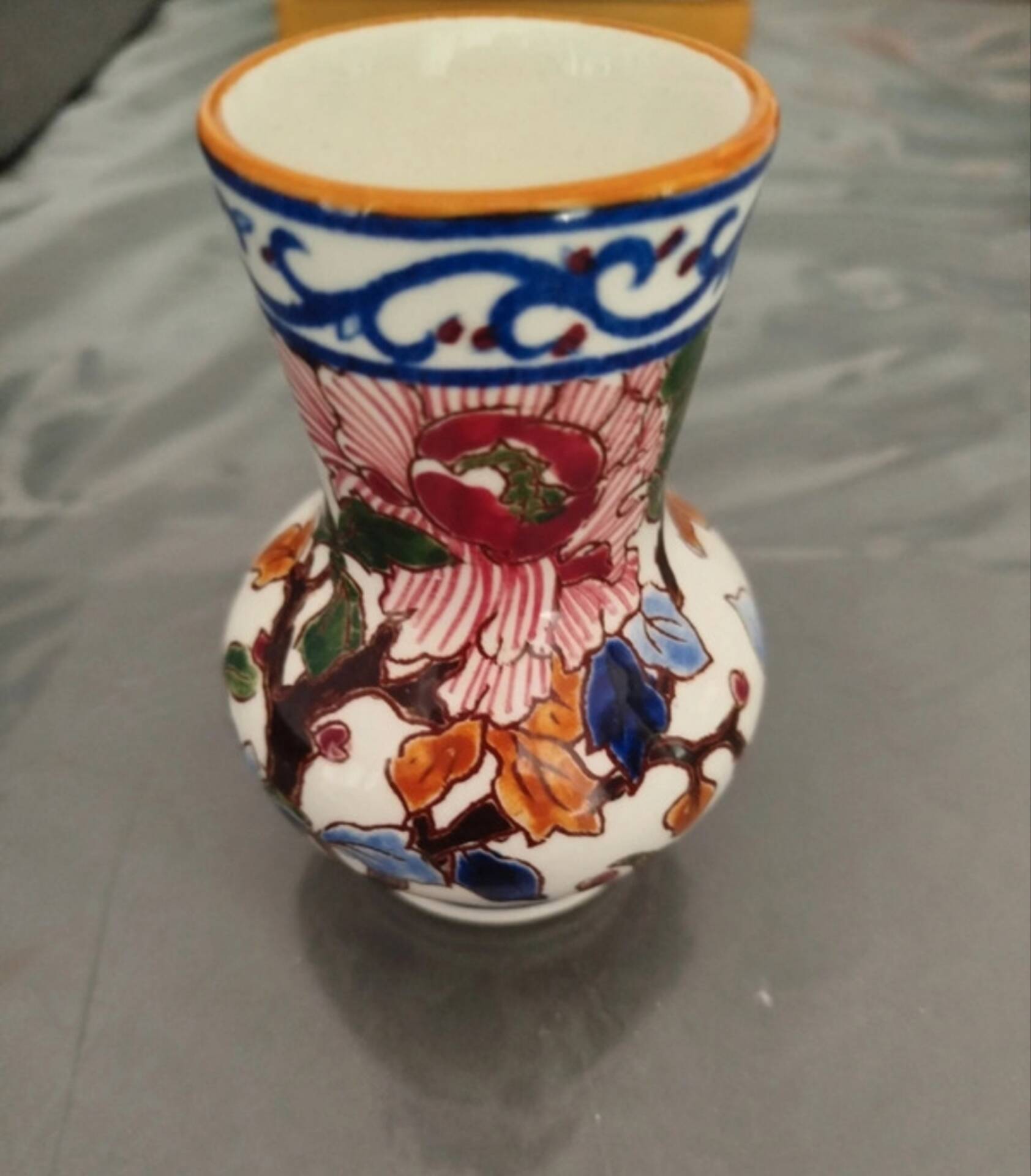 Peony vase from Gien