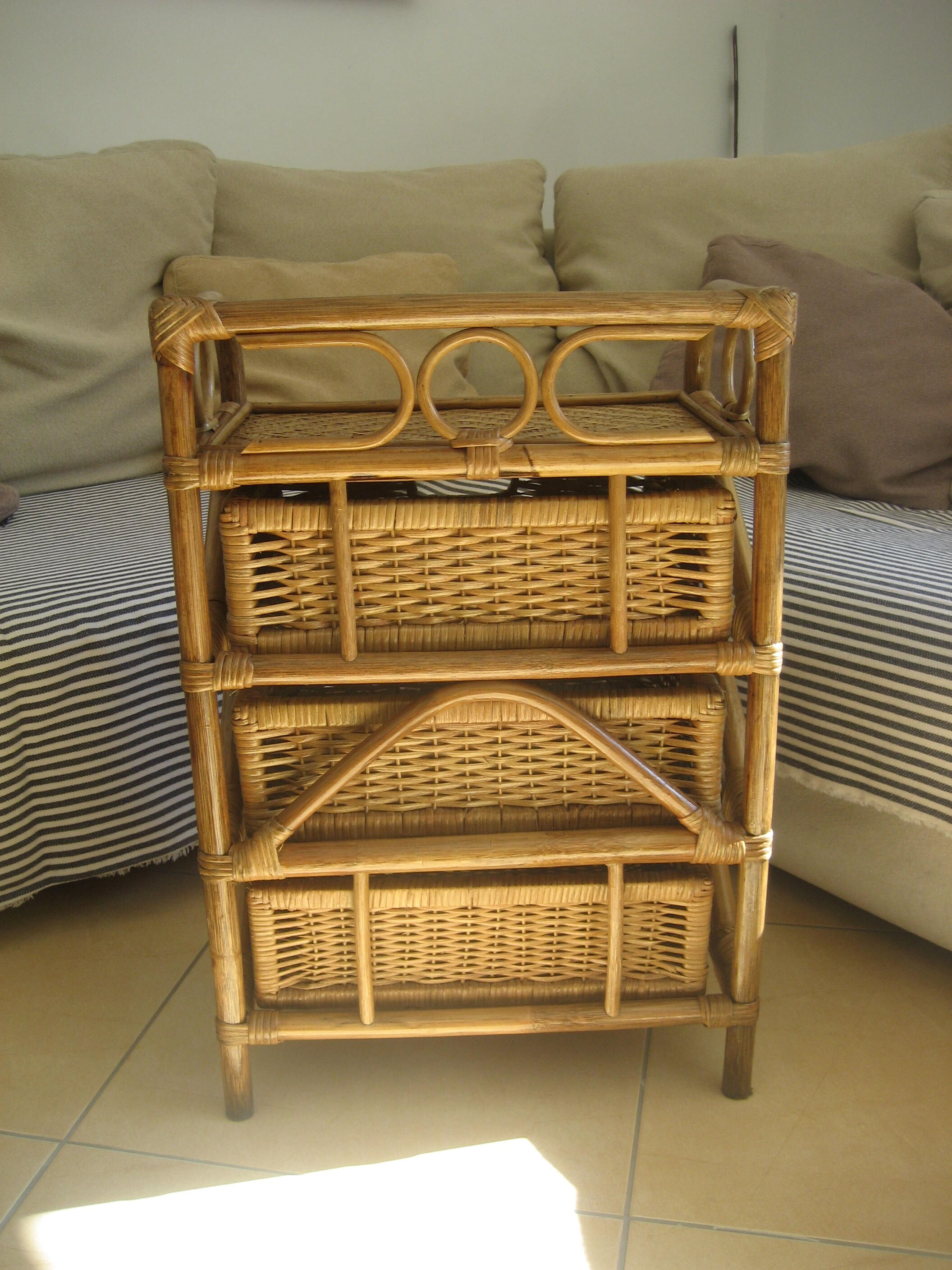 Meuble de rangement en osier